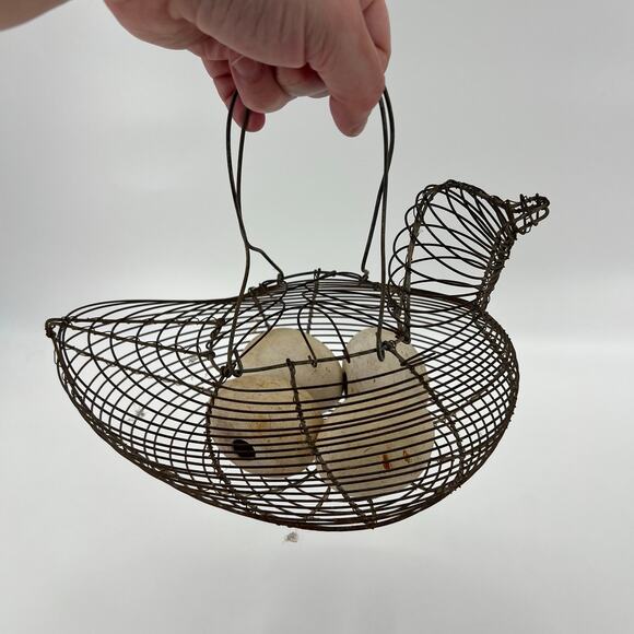 Vintage Wire Egg Basket with 4 Decorative Ceramic Eggs Chicken Shaped - Picture 7 of 12